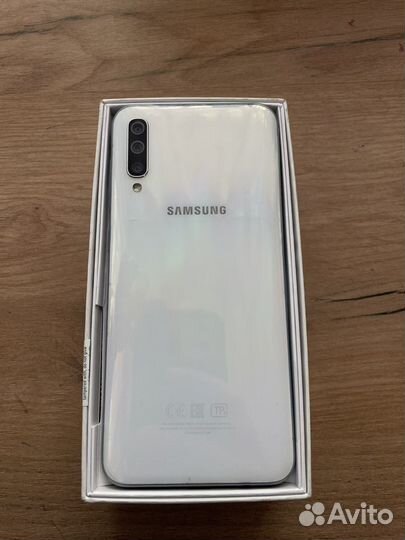 Samsung Galaxy A50, 6/128 ГБ