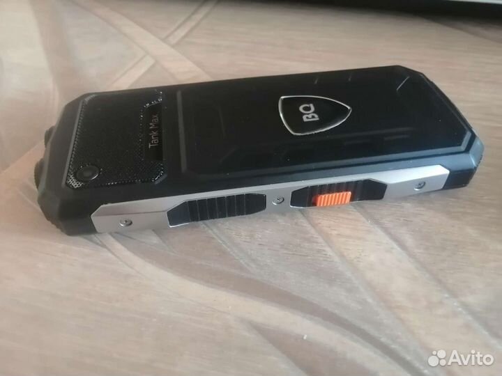 Телефон BQ Tank Max