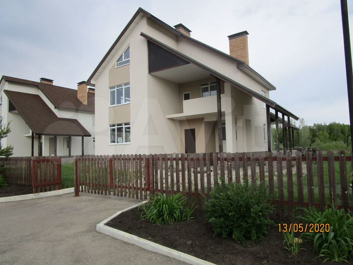 Дом 393,5 м² на участке 10,4 сот.