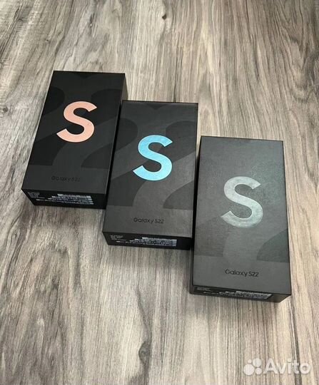 Samsung Galaxy S22, 8/256 ГБ