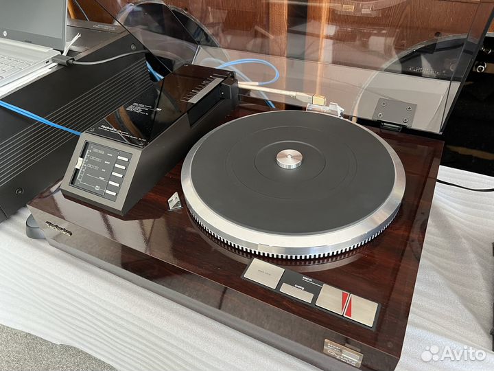 Виниловы проигрыватель Technics SL-M3
