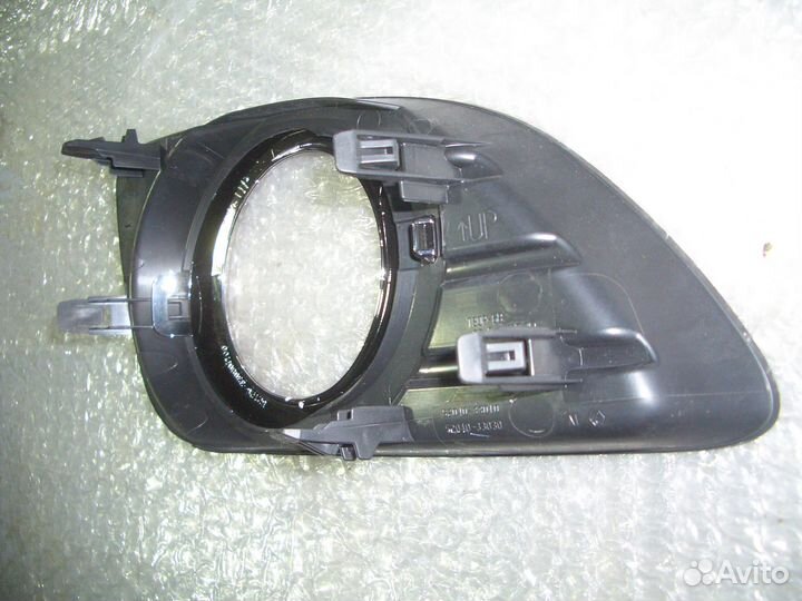 Рамка передней птф левая Тойота Камри с09