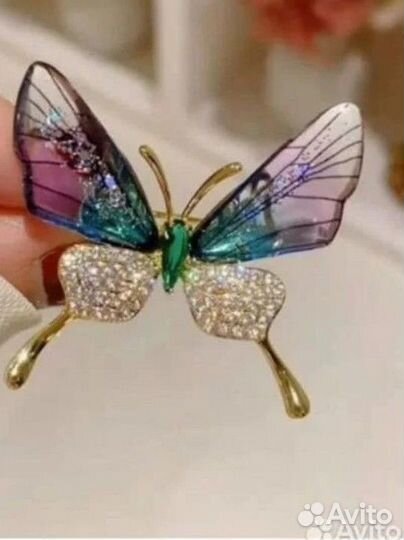 Брош бабочка