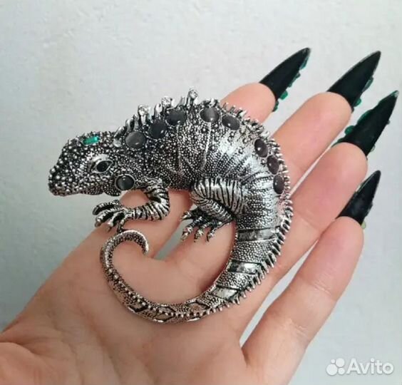 Брошь игуана