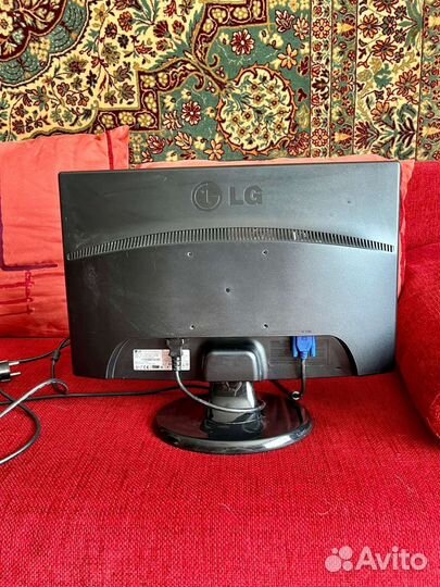 Монитор LG W2043SE-PF