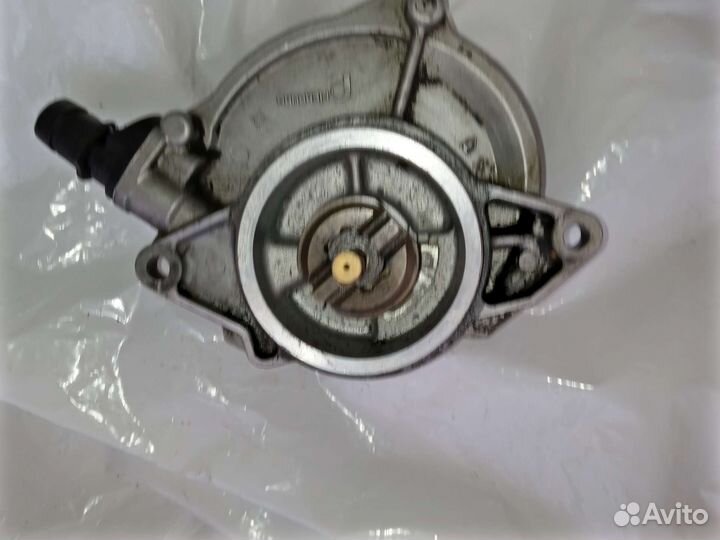 Ваккумный насос 3.0 дизель Ауди q7 Touareg BUG