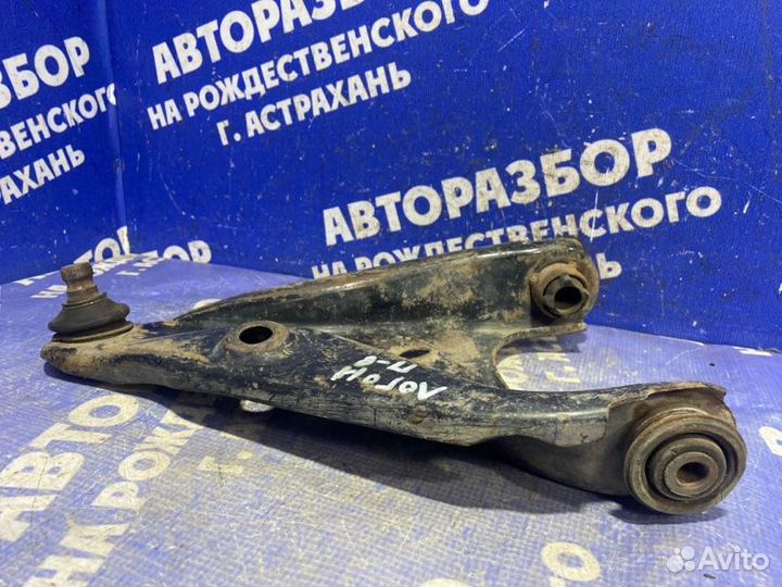 Передний левый рычаг Renault Logan 1 седан 2011