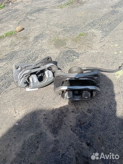 Тормозной суппорт Ниссан Теана 31