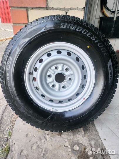 Bridgestone Blizzak Spike-02 SUV 245/70 R16