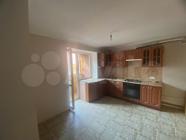 3-к. квартира, 85 м², 3/10 эт.