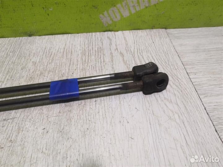 Амортизатор двери багажника Шкода Октавия А4