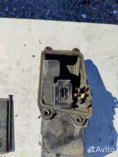 Корпус блока предохранителей mercedes w124