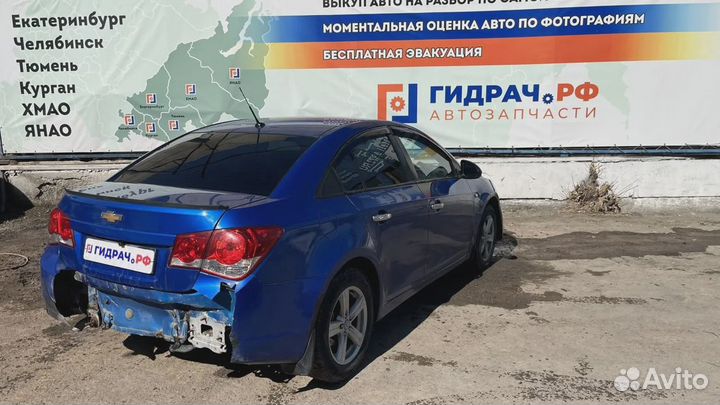 Рейка топливная (рампа) Chevrolet Cruze (J300) 55562597