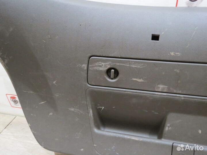 Обшивка крышки багажника Audi A7