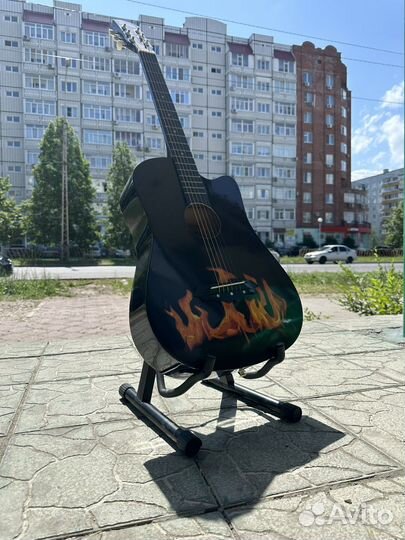 Акустическая гитара