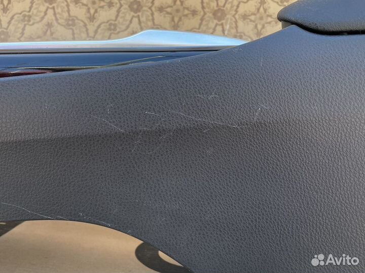 Toyota Camry v70 Бар (Подлокотник)