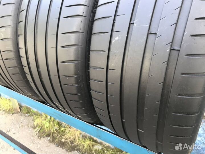 Michelin Pilot Sport 4 235/45 R19