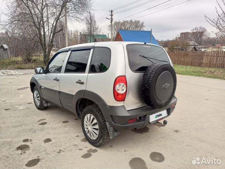 Chevrolet Niva 1.7 МТ, 2011, 143 000 км