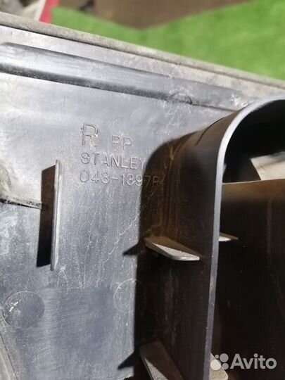 Фонарь задний внутренний правый Mazda 626