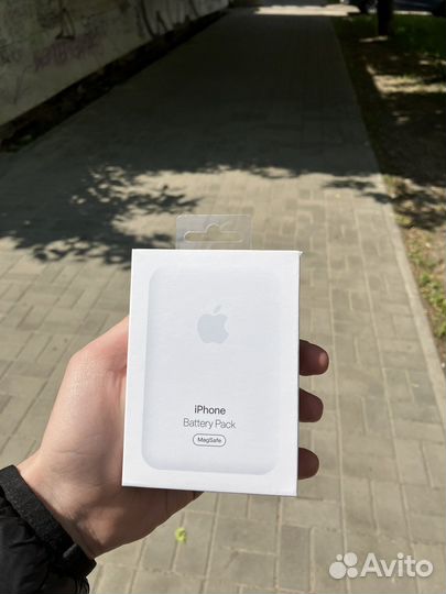 Apple MagSafe BatteryPack (повербанк 3000 ma/h)