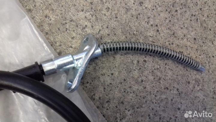 Трос стояночного тормоза левый RAV4 4643042100