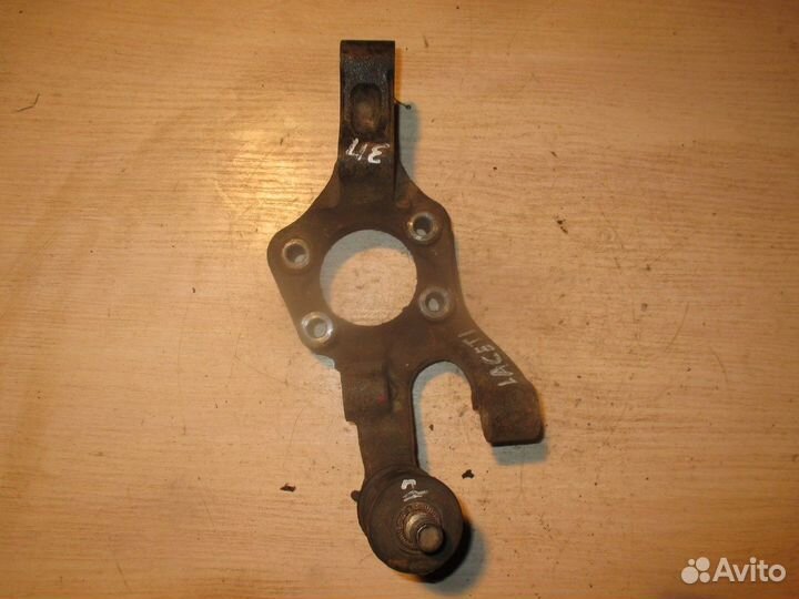 Кулак поворотный задний правый