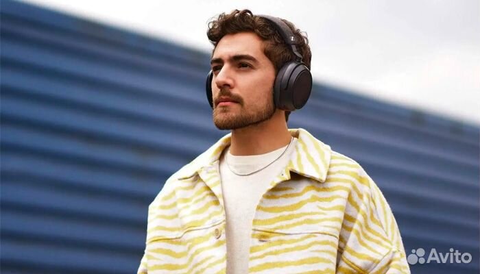 Беспроводная гарнитура Sennheiser Momentum 4 Black