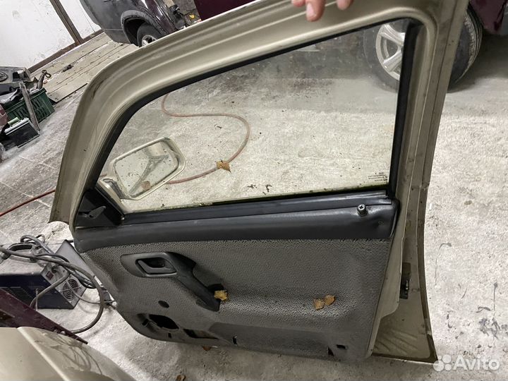 Двери (люправая перед, зад. задние) 2111 2114