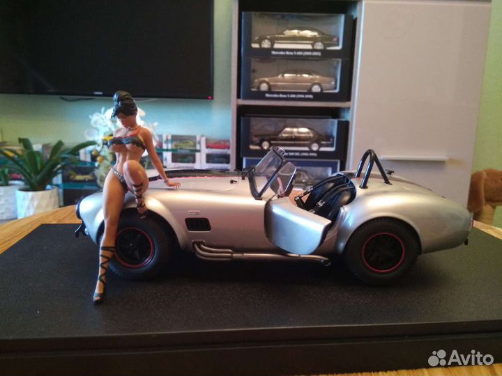 Фигурка девушки, 1/18