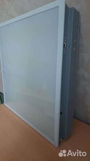 Светильник потолочный встраиваемый