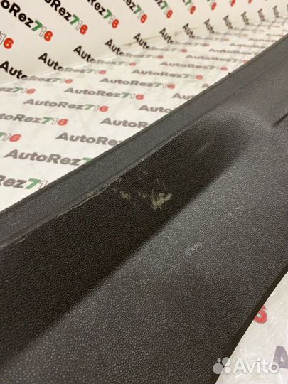 Накладка замка багажника задняя Volkswagen Tiguan