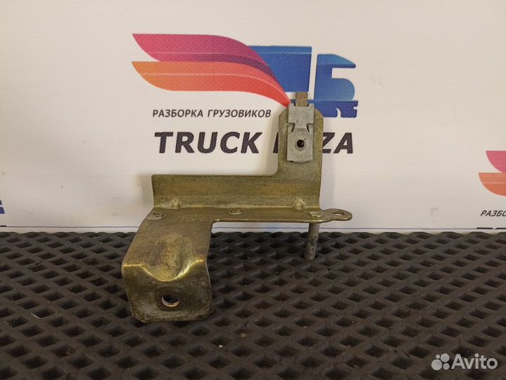 9738840215 Ответная часть замка капота левая