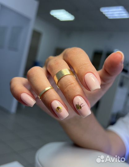 Мастер маникюра и педикюра