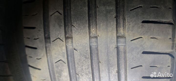 Continental ContiPremiumContact 5 215/60 R17 96H