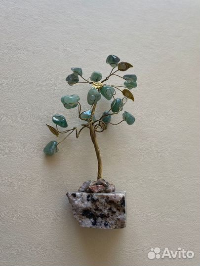 Дерево с натуральными камнями авантюрин