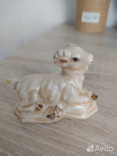 Статуэтка фарфор коза