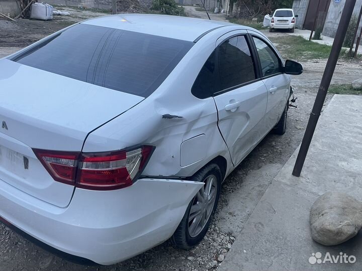 LADA vesta битая