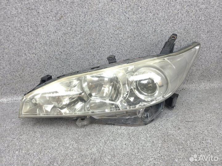 Фара передняя левая Toyota Wish ZGE20 2zrfae 2012
