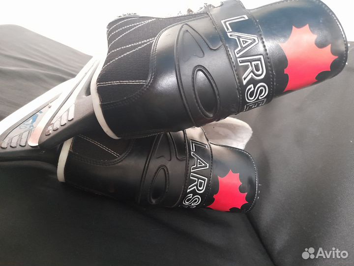 Коньки хоккейные