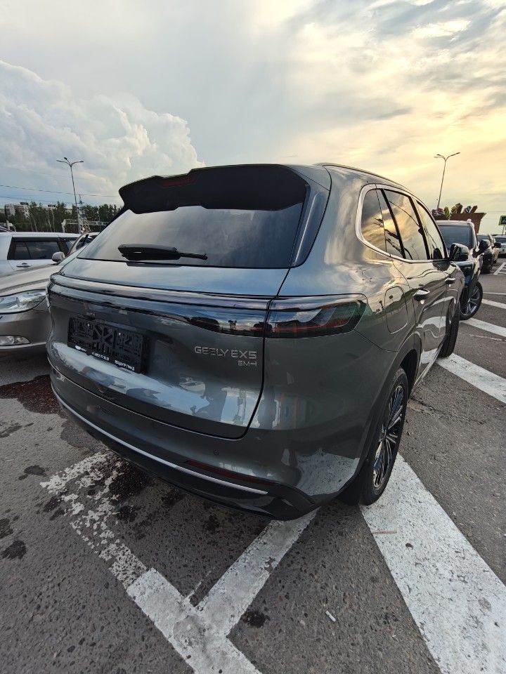 Geely EX5 Гибрид: фото владельца
