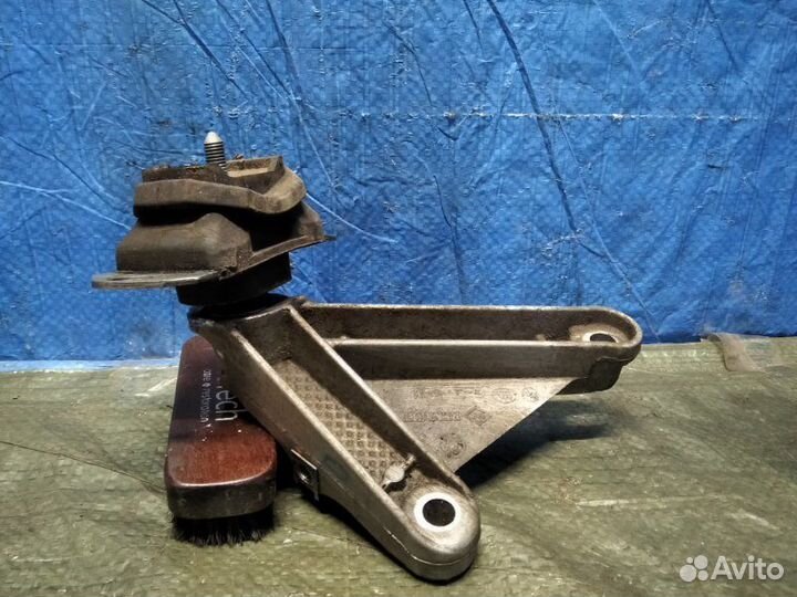 Крепление кпп левое Nissan Almera G15 K4M