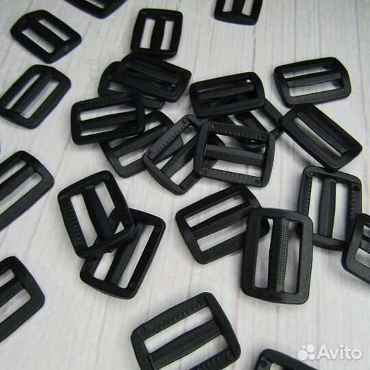 Пряжка регулировочная двухщелевая дщ-20 20 мм