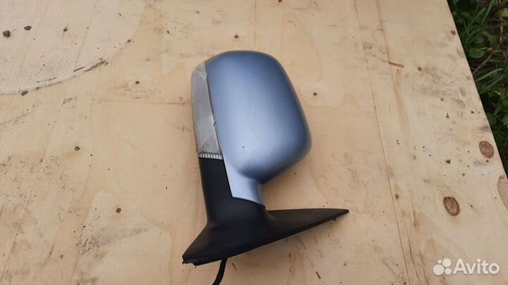 Переднее правое зеркало VW Touareg 1 2004 год