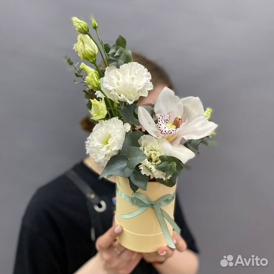 Композиция в шляпной коробке