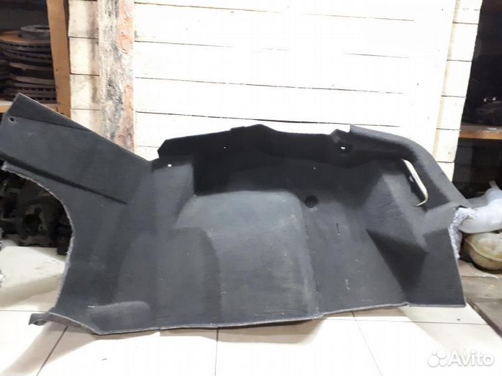 Обшивка багажника правая Opel Astra H 2004-2014