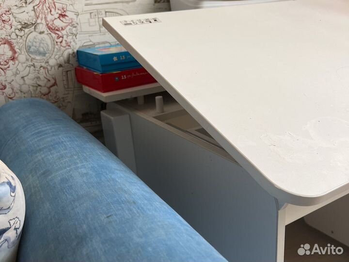Парта с тумбой и стул