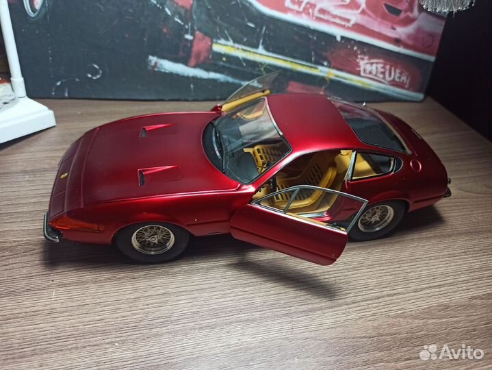 Ferrari 365 GTB4 1/18 HW Elite
