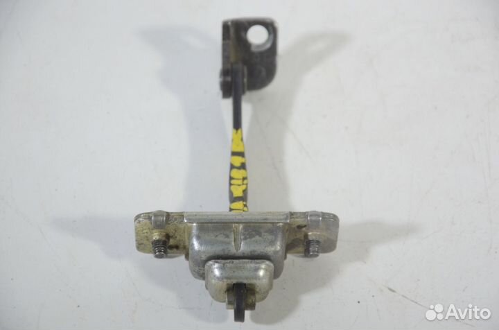 Ограничитель двери передний правый Kia Rio DC 1.5