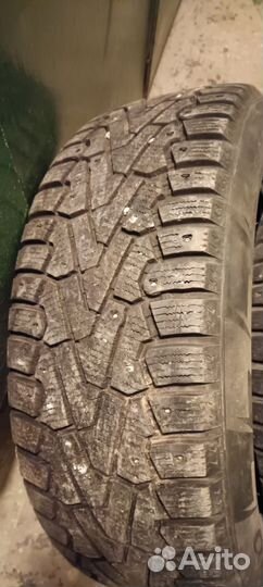 Pirelli Ice Zero 215/60 R16 99