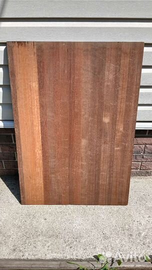 Щит из красного дерева